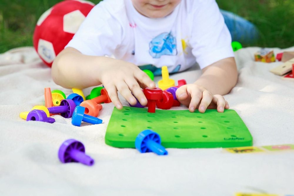 Toddler Peg Board Sensory Toys/Montessori Toys For Toddlers/Fine Motor Skills Toys/Educational Toys / 30 Pieces Stackable Pegs + Pattern Card + Drawstring Backpack + E-Book  |  Sorting & Stacking Toys All Toys Sorting & Stacking Toys