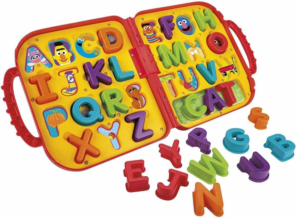 Elmo’s On The Go Letters  24 X 36 Inch  |  Magnetic Letters & Words All Toys Magnetic Letters & Words